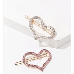 New 2PC Heart Cutout Snap Clip Set
SILVER/PINK